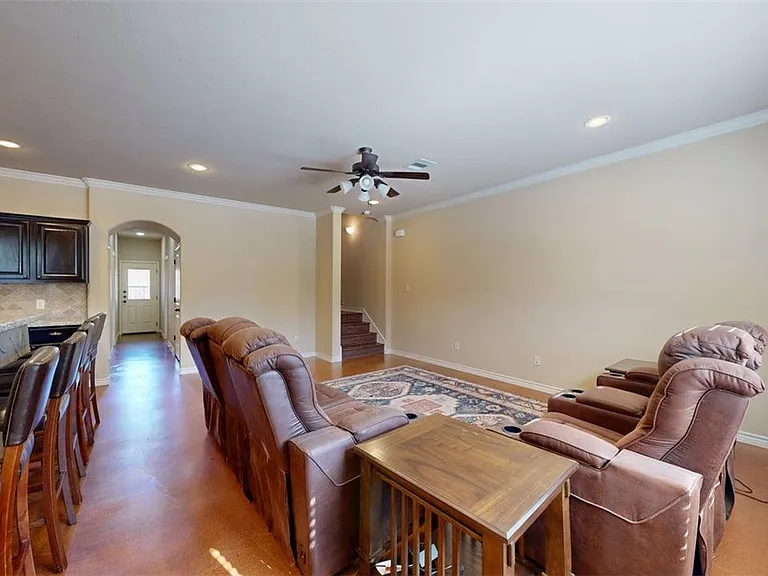 3009 Towers Pkwy — Photo 2