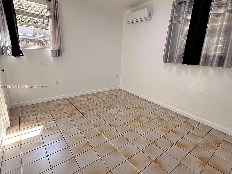 1037 SW 20th Ave #2 — Photo 8