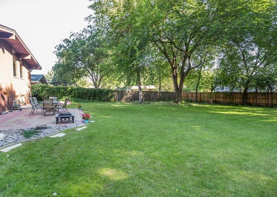 2nd image of 430 Horn Ave