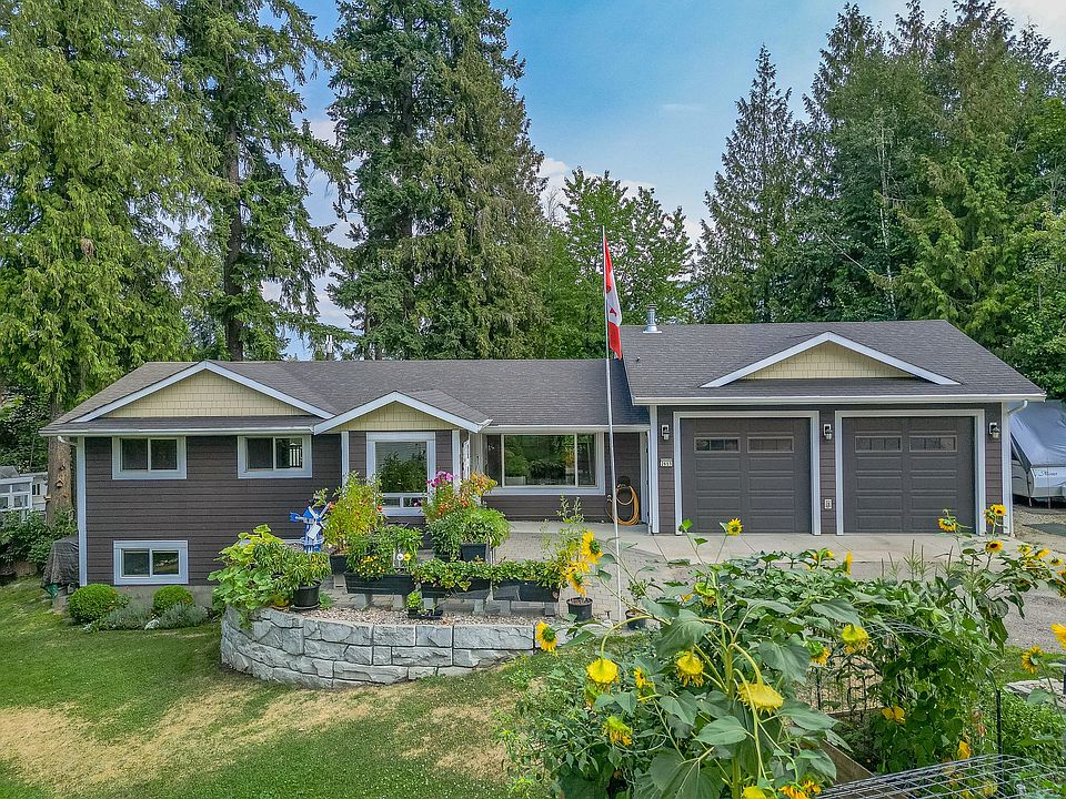 1st image of 2651 Okanagan Ave NE