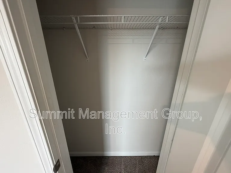 219 Limestone Cir — Photo 28