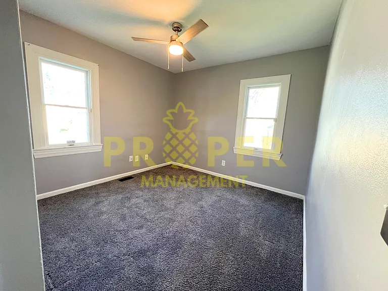 4037 Old Riverside Dr — Photo 10