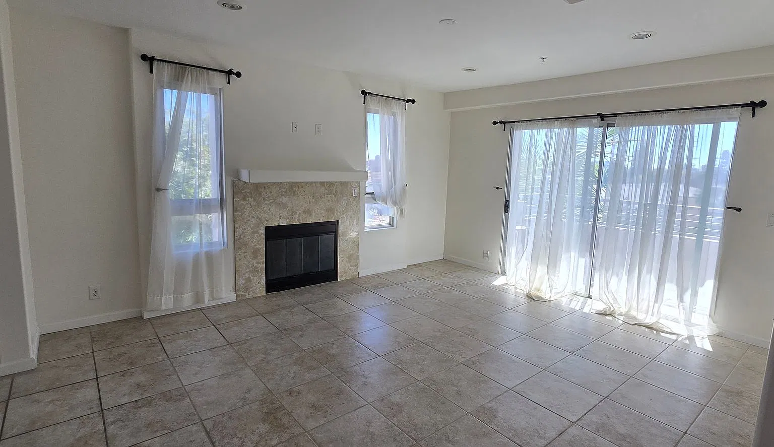 1748 Colby Ave — Photo 1