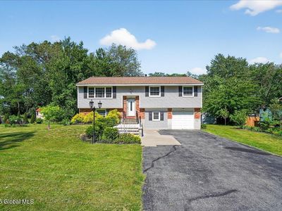 5 Bayberry Drive, Halfmoon, NY, 12065
