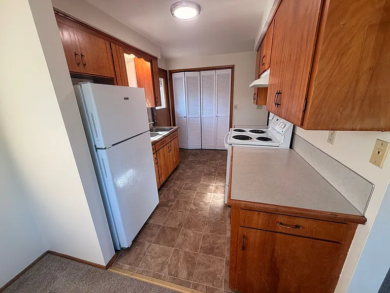 1256 Beach Ave — Photo 2