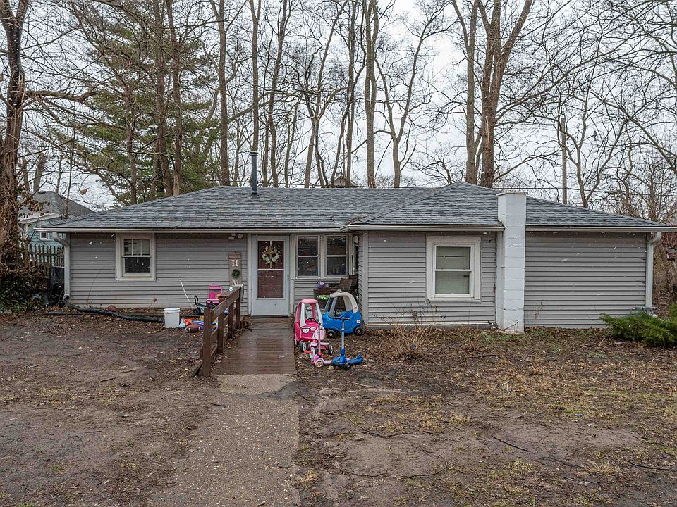 2nd image of 2935 Potter St