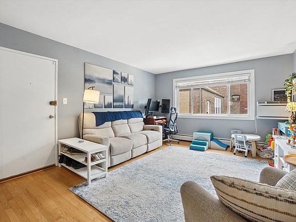 4th image of 547 Sheridan Rd APT 3W