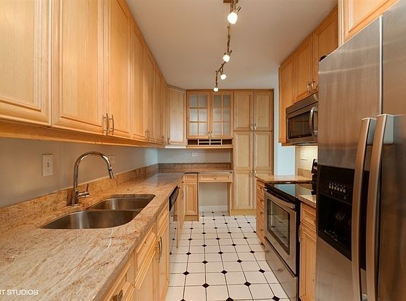 3rd image of 900 N Lake Shore Dr APT 407