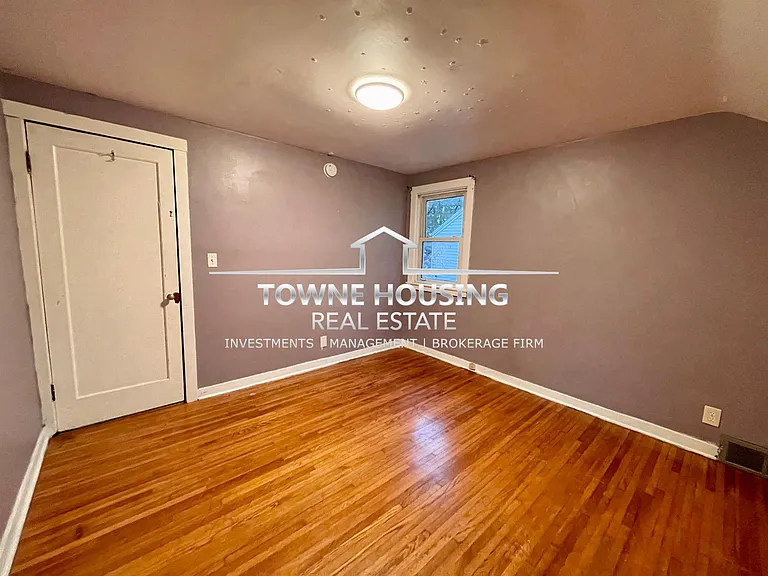 160 Woodward Ave — Photo 14