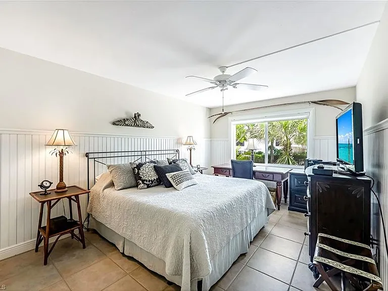 2216 Gulf Shore Blvd N #R3 — Photo 13