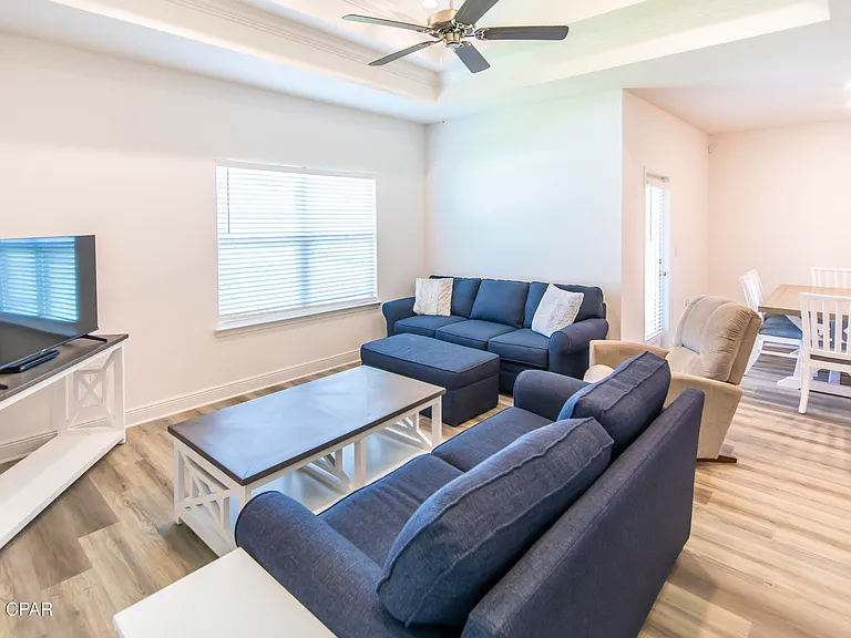 602 Hancock Way — Photo 3