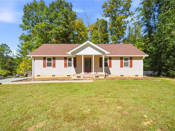 2605 Cedar Top Ct, Snow Camp, NC 27349