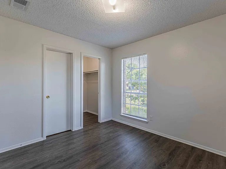 4910 Tennyson Dr — Photo 22