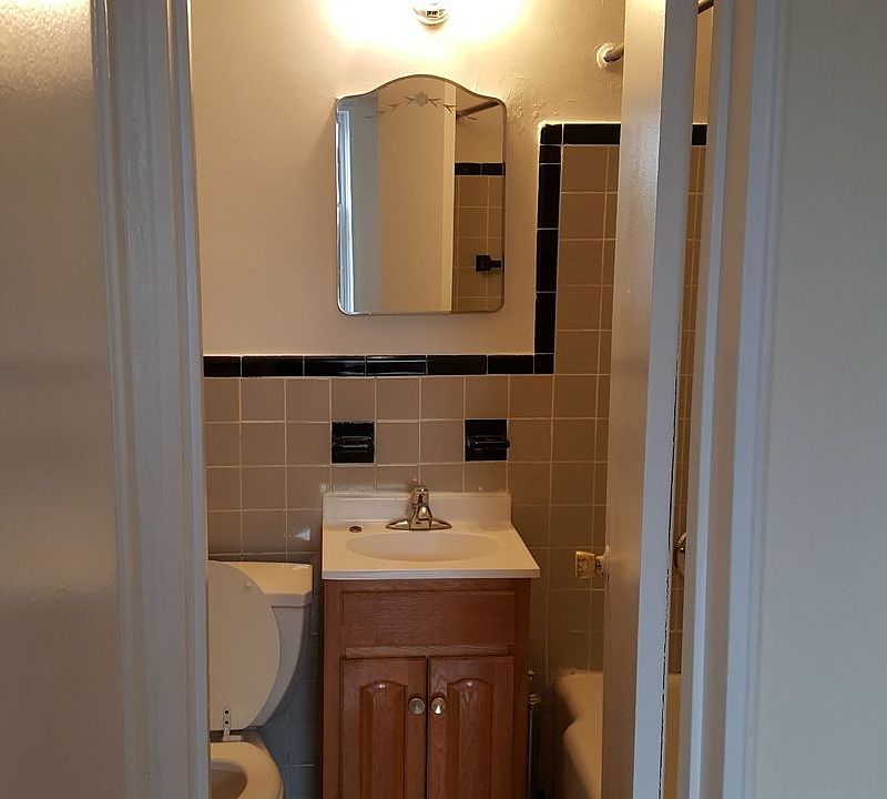 2nd image of 9320 Ridge Blvd #3