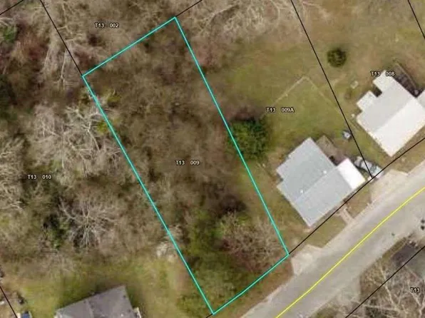 84 Persimmon St, Toccoa, GA 30577