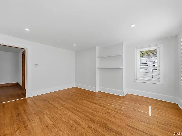 212 Center St — Photo 12