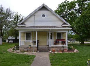 205 SW Main St, Melvern, KS 66510