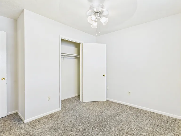 403 Boyett St N — Photo 12