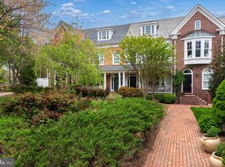 967 Powhatan St, Alexandria, VA 22314