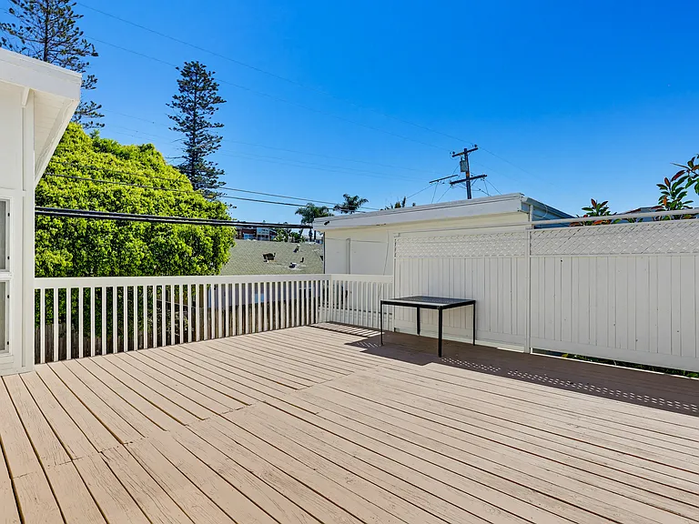 3733 Riviera Dr — Photo 24