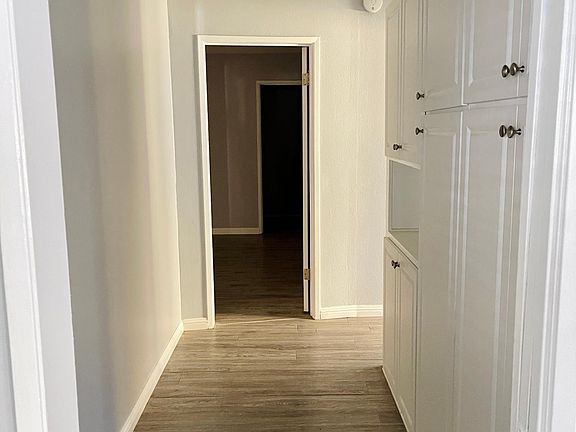 5th image of 507 Coronado Ave APT A