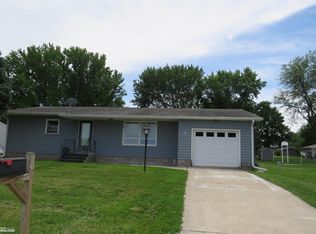 13 4th Ave SE, Pocahontas, IA 50574