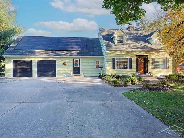 104 Vail Ct, Midland, MI 48640