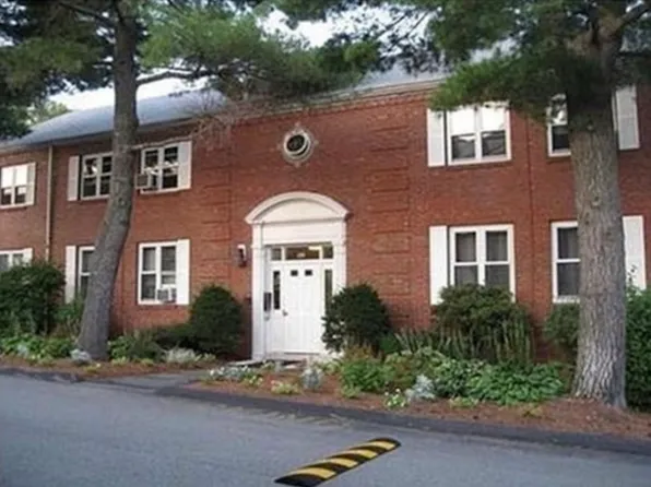 136 Boylston St APT 1, Newton, MA 02467