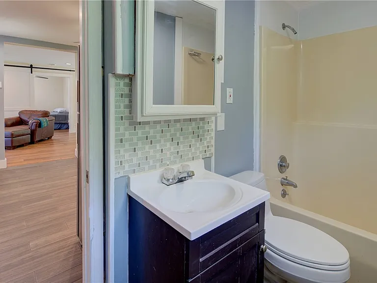 535 Ten Rod Rd #B — Photo 12