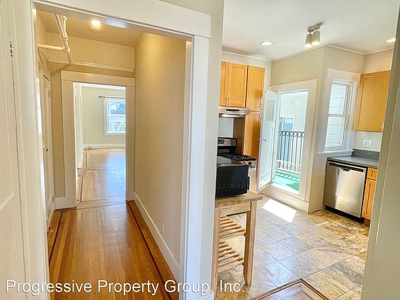 5th image of 1912 Green St APT 4