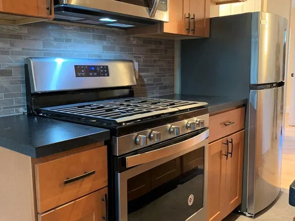 74 George St, Burlington, VT 05401