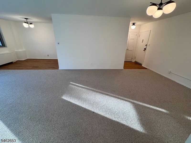 530 Valley Rd — Photo 3