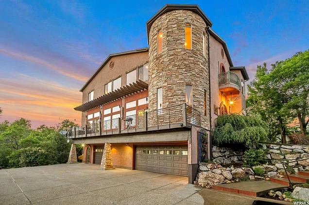 3643 N Patio Springs Dr