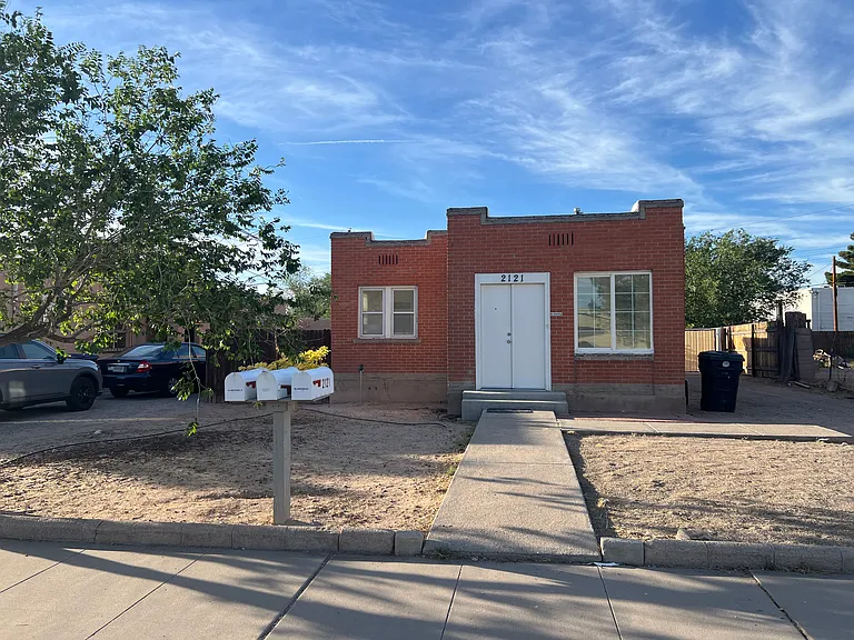 Updated, and Flexible 2-3 Bedroom Bungalow Near UNM & CNM — Photo 25