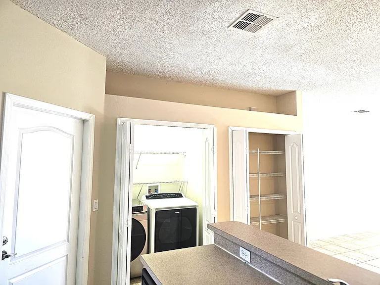 9935 Shadow Creek Dr — Photo 8