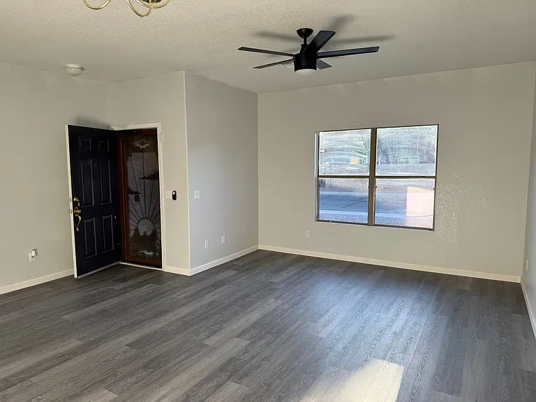 33190 N Cherry Creek Rd — Photo 22