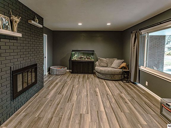 5th image of 404 Crest Dr