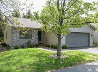 5915 Wood Valley Rd, Kalamazoo, MI 49009