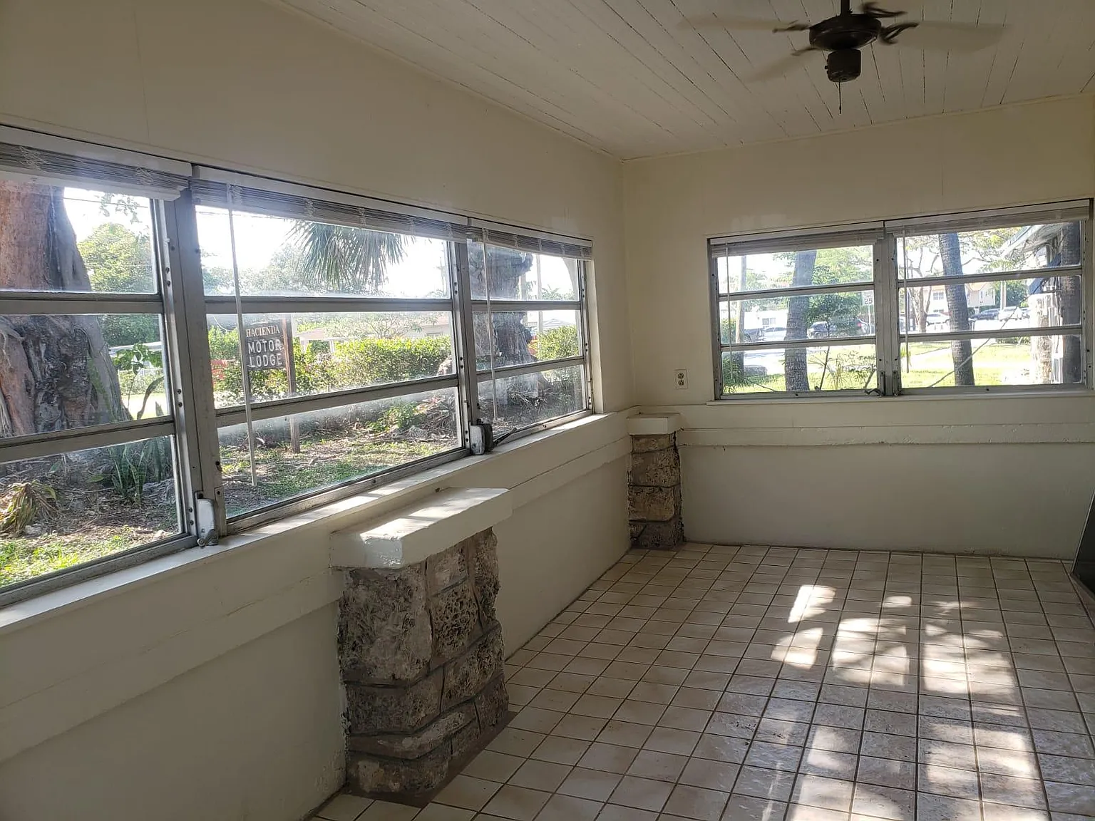 2 bed, 1000 sqft, $1,975 — Photo 2