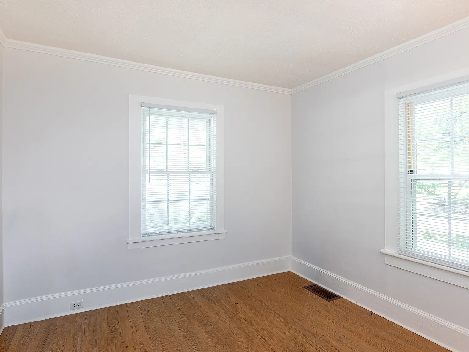 2 bed, 915 sqft, $1,400 — Photo 4