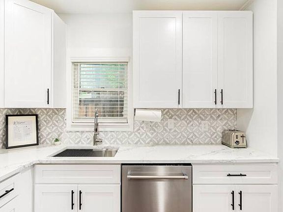 2nd image of 5818 La Vista Ct