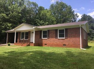 6 Moffatt St, Due West, SC 29639