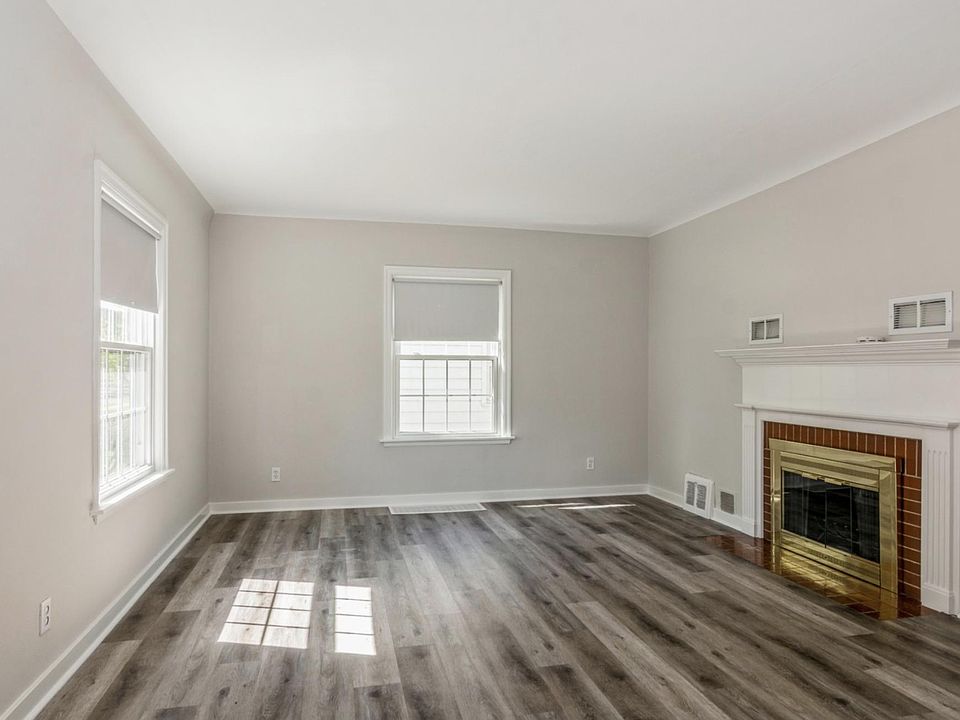 1st image of 8336 Kraay Ave