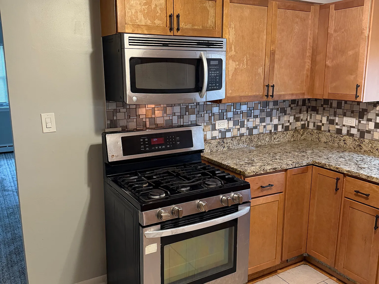 2 bed, 1000 sqft, $1,500 — Photo 2