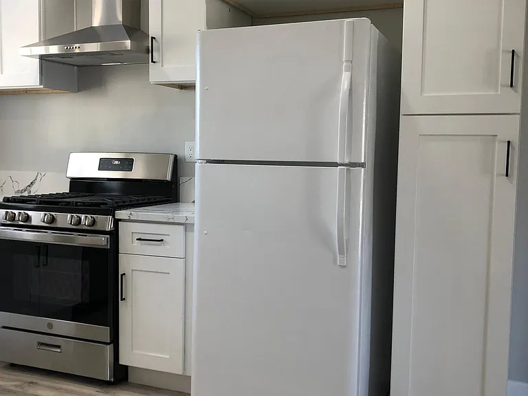 Kitchen comes with New stainless steel appliances ( Stove, range hood, dishwasher).
Refrigerator is not new and not stainless steel, new tenant has the option to keep it or bring their own.