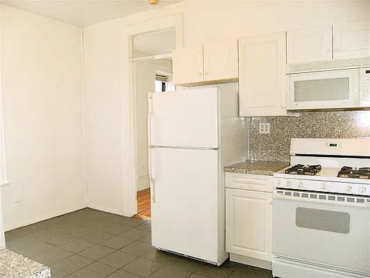 Rented by City Connections Realty | media 15