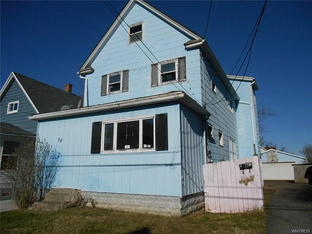 20 Arnold Pl photo 1