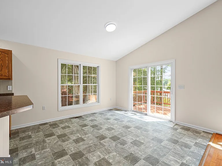 686 Lake Caroline Dr — Photo 14