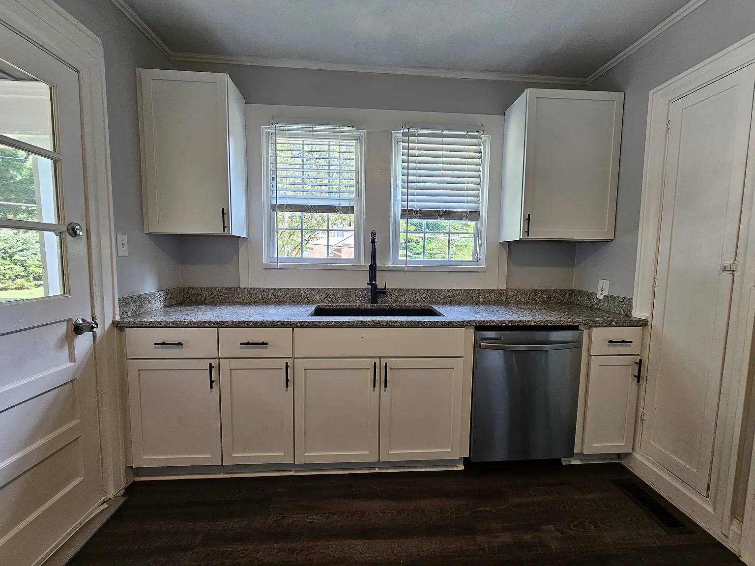 3 bed, 1256 sqft, $2,350 — Photo 4
