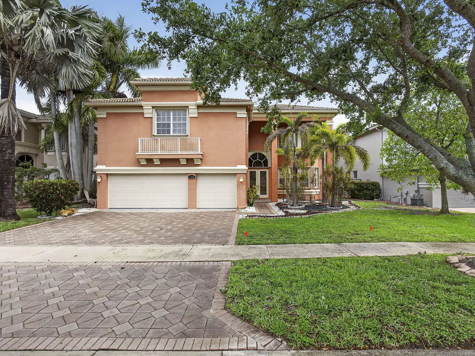 6 bed, 4.0 bath, 3974 sqft, $6,300 — Photo 3